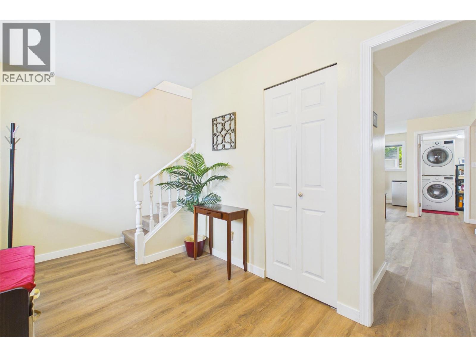 148 Troy Place, Penticton, British Columbia  V2A 7L5 - Photo 4 - 10390979