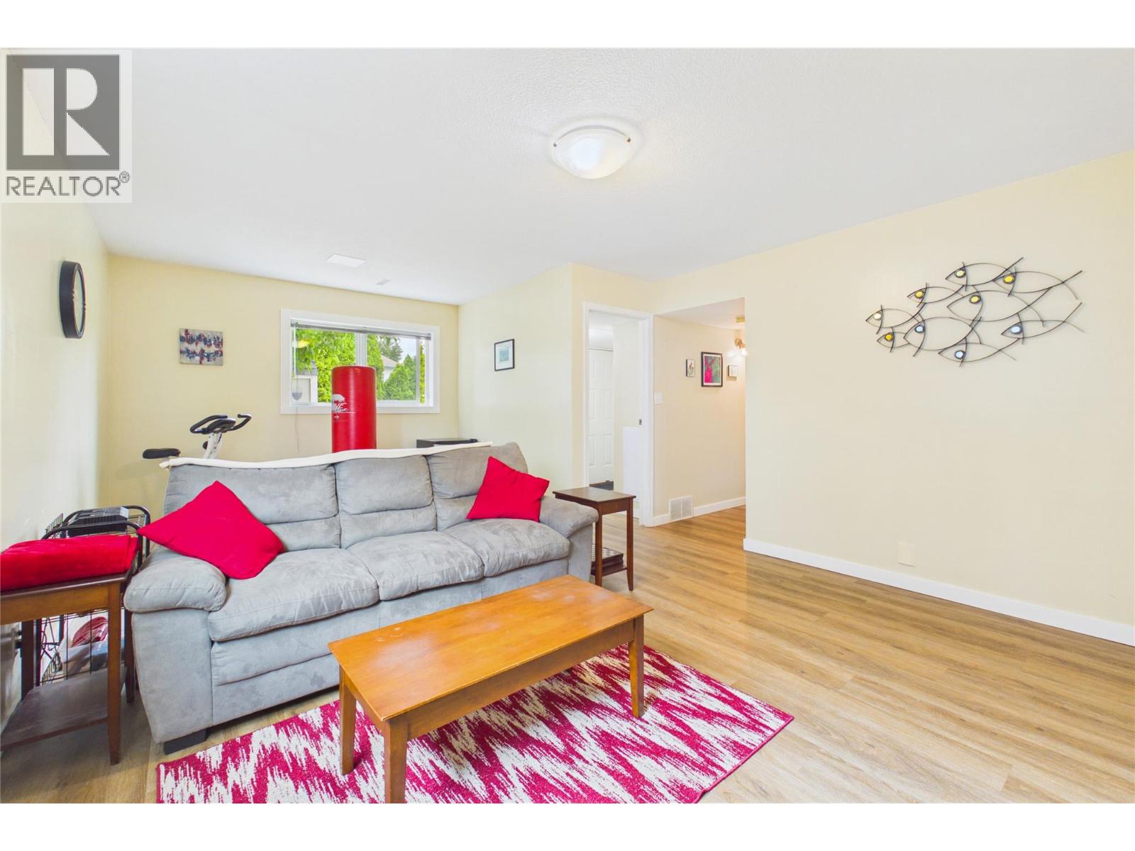148 Troy Place, Penticton, British Columbia  V2A 7L5 - Photo 8 - 10390979