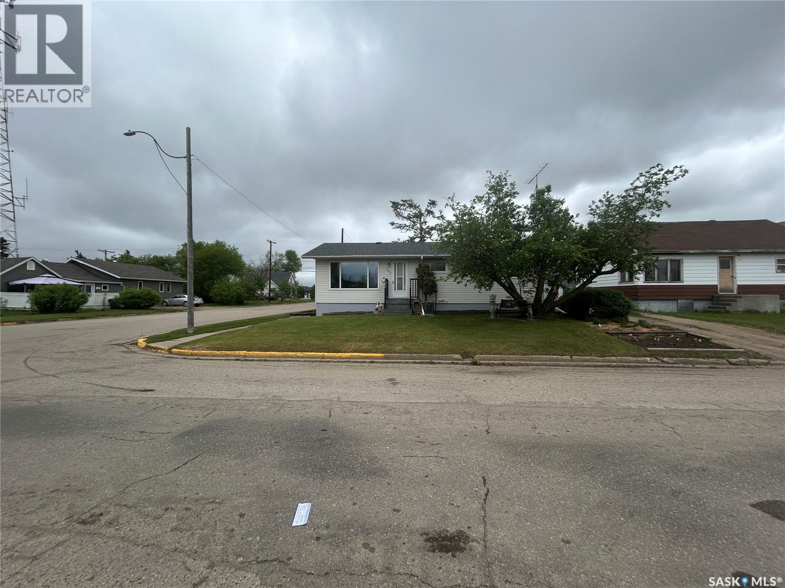 202 2nd Street W, Carrot River, Saskatchewan  S0E 0L0 - Photo 2 - SK038857