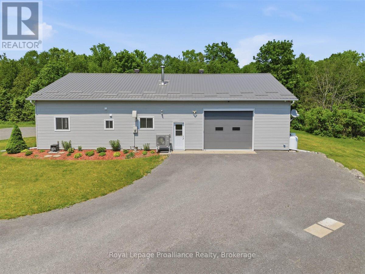 555 DOUGLAS ROAD, Centre Hastings, Ontario