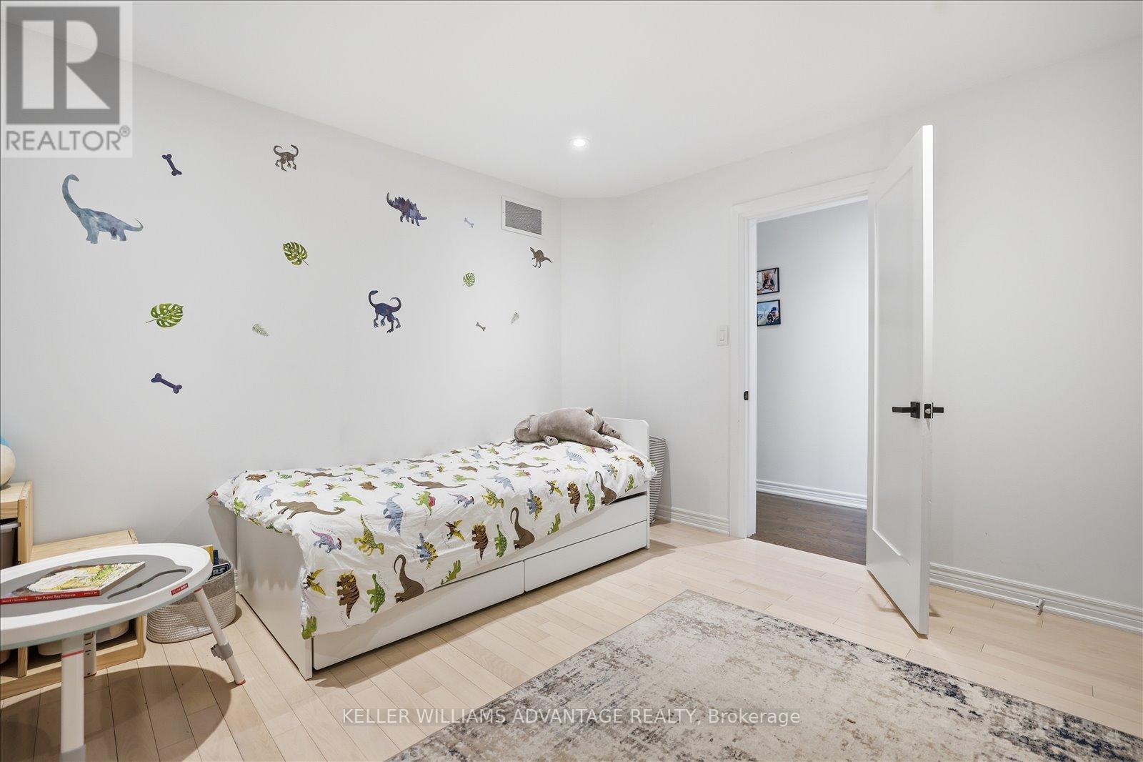 Main - 40 Sarah Ashbridge Avenue, Toronto, Ontario  M4L 3Y9 - Photo 17 - E13426934