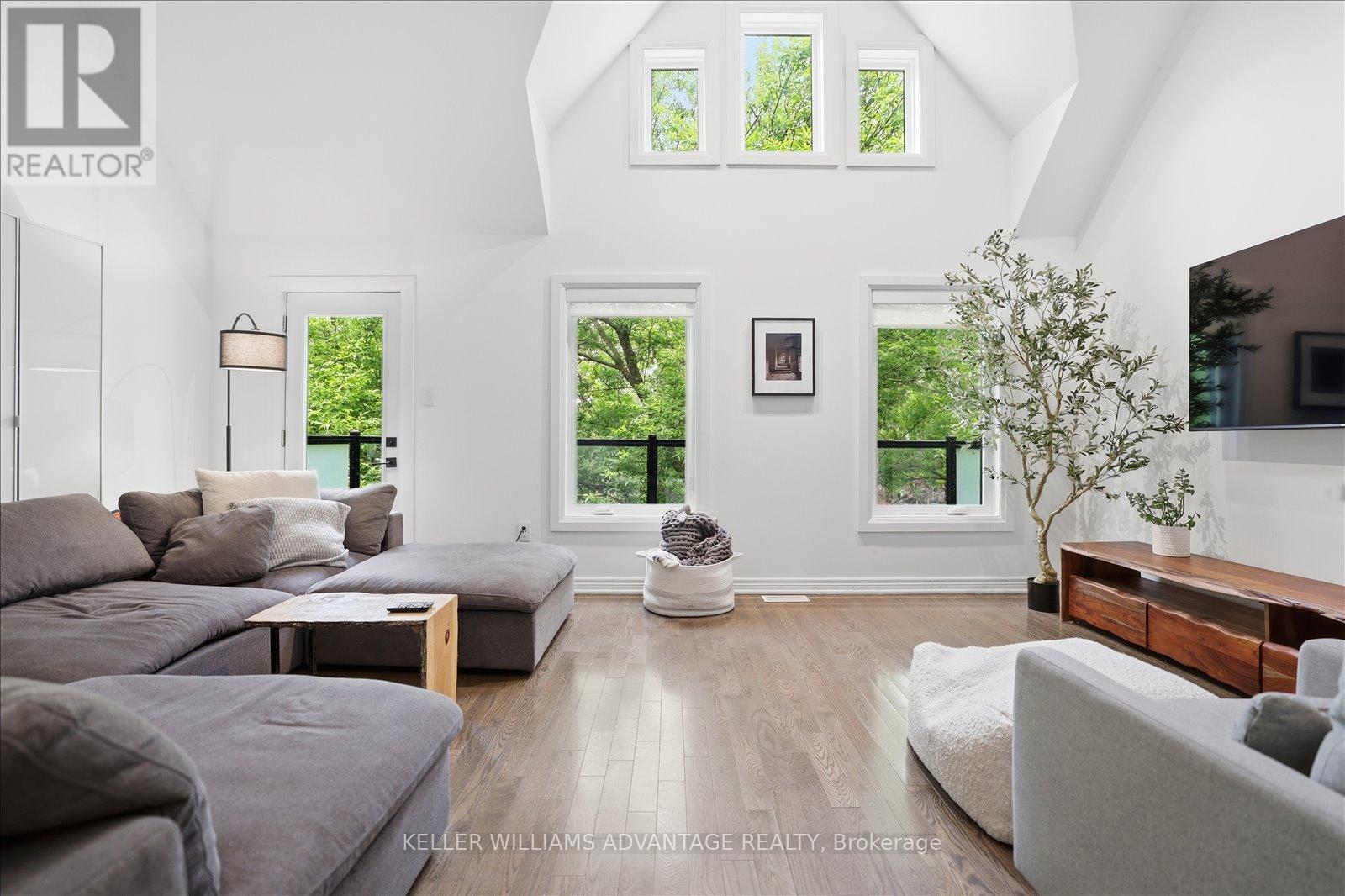 Main - 40 Sarah Ashbridge Avenue, Toronto, Ontario  M4L 3Y9 - Photo 23 - E13426934