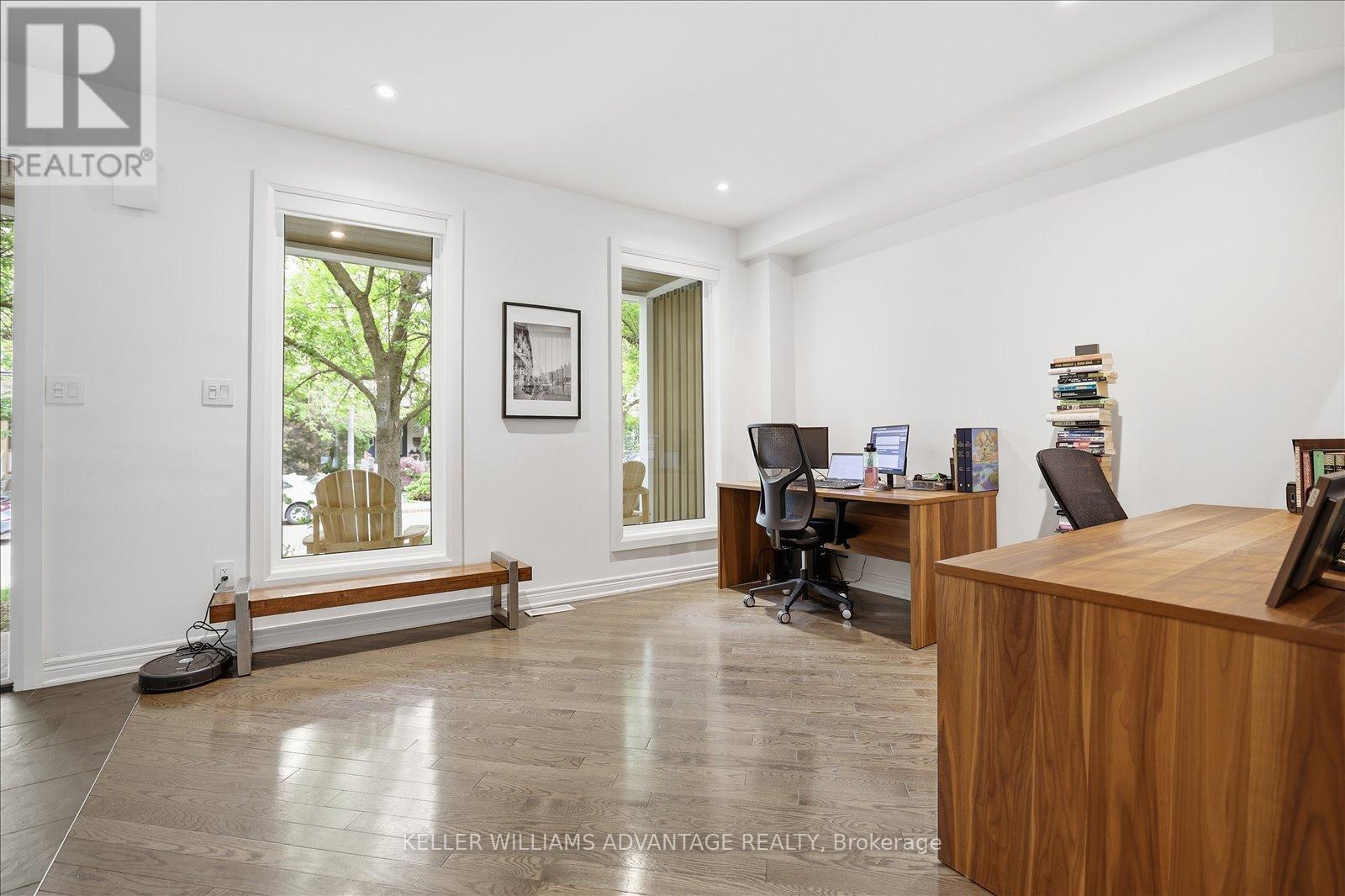 Main - 40 Sarah Ashbridge Avenue, Toronto, Ontario  M4L 3Y9 - Photo 5 - E13426934