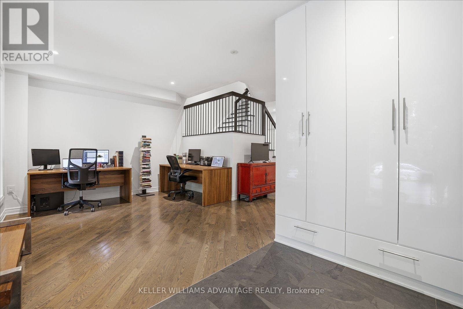 Main - 40 Sarah Ashbridge Avenue, Toronto, Ontario  M4L 3Y9 - Photo 6 - E13426934