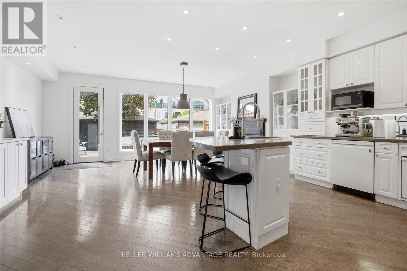 Main - 40 Sarah Ashbridge Avenue, Toronto, Ontario  M4L 3Y9 - Photo 9 - E13426934
