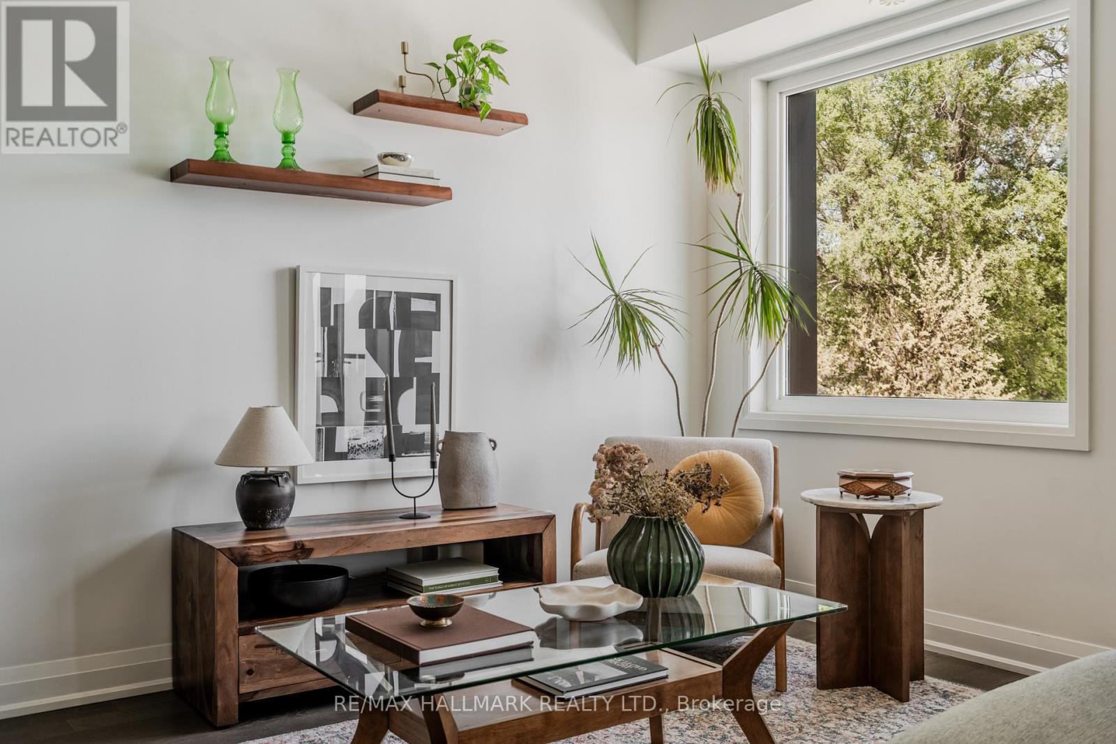15 - 100 COXWELL AVENUE, Toronto, Ontario