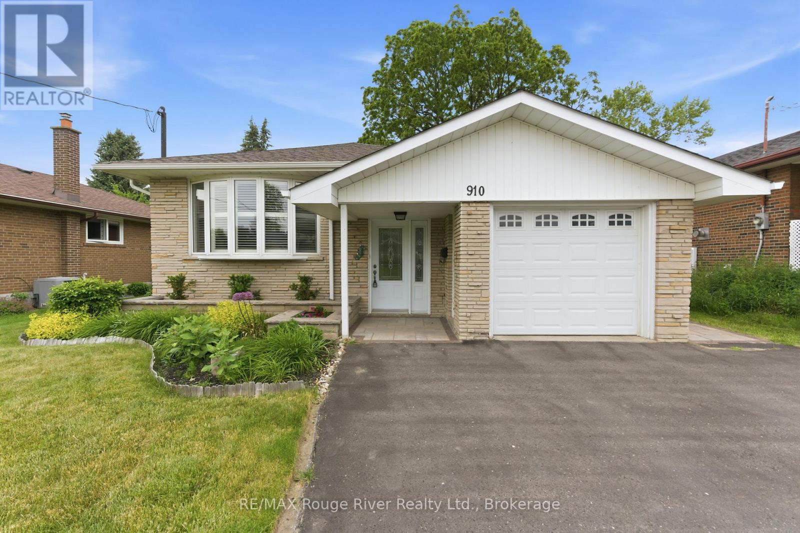 910 CROCUS CRESCENT