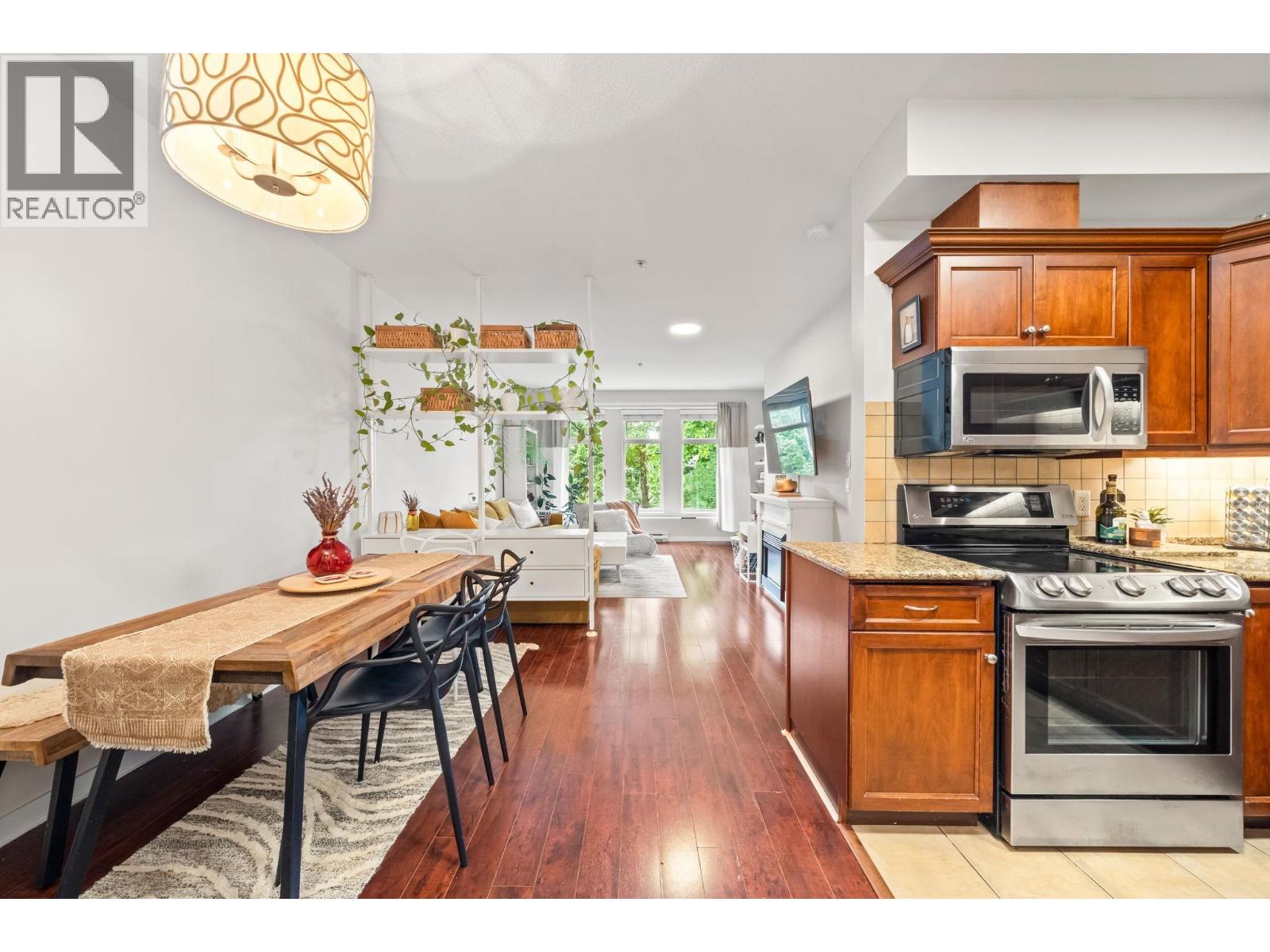 302 2488 WELCHER AVENUE, Port Coquitlam, British Columbia
