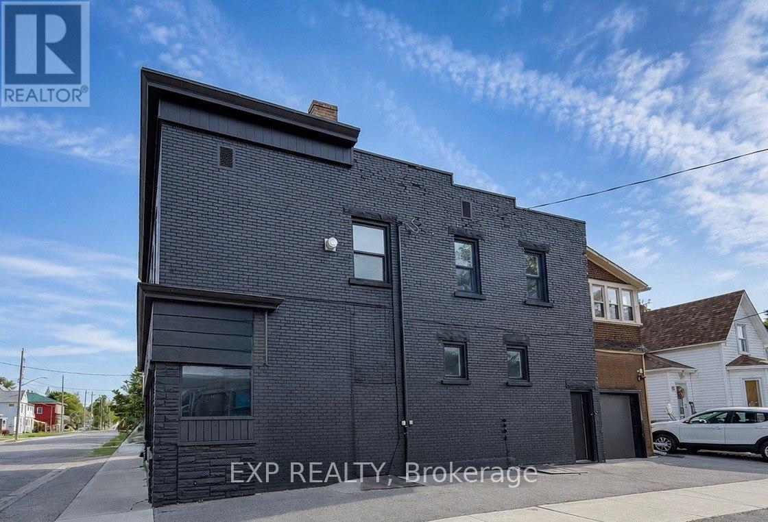 241 Ross Street, St. Thomas, Ontario  N5R 3Y5 - Photo 2 - X13426974