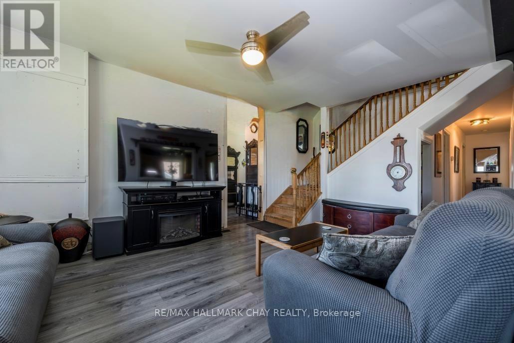 736 Lakelands Avenue, Innisfil, Ontario  L9S 4E6 - Photo 4 - N13418896