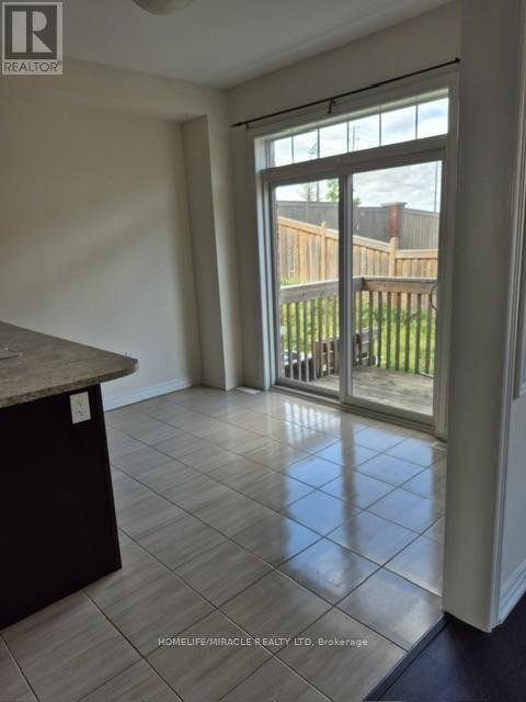 80 Truro Circle, Brampton, Ontario  L7A 4E5 - Photo 4 - W13426252