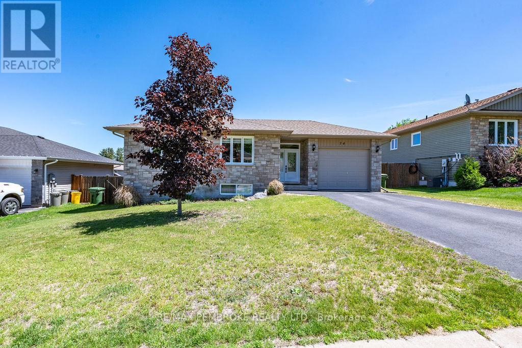 74 OAK AVENUE, Petawawa, Ontario