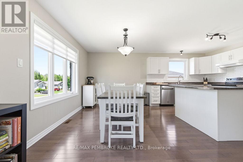 74 Oak Avenue, Petawawa, Ontario  K8H 0B5 - Photo 11 - X13427230
