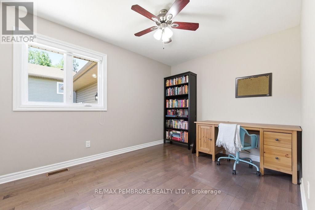 74 Oak Avenue, Petawawa, Ontario  K8H 0B5 - Photo 15 - X13427230