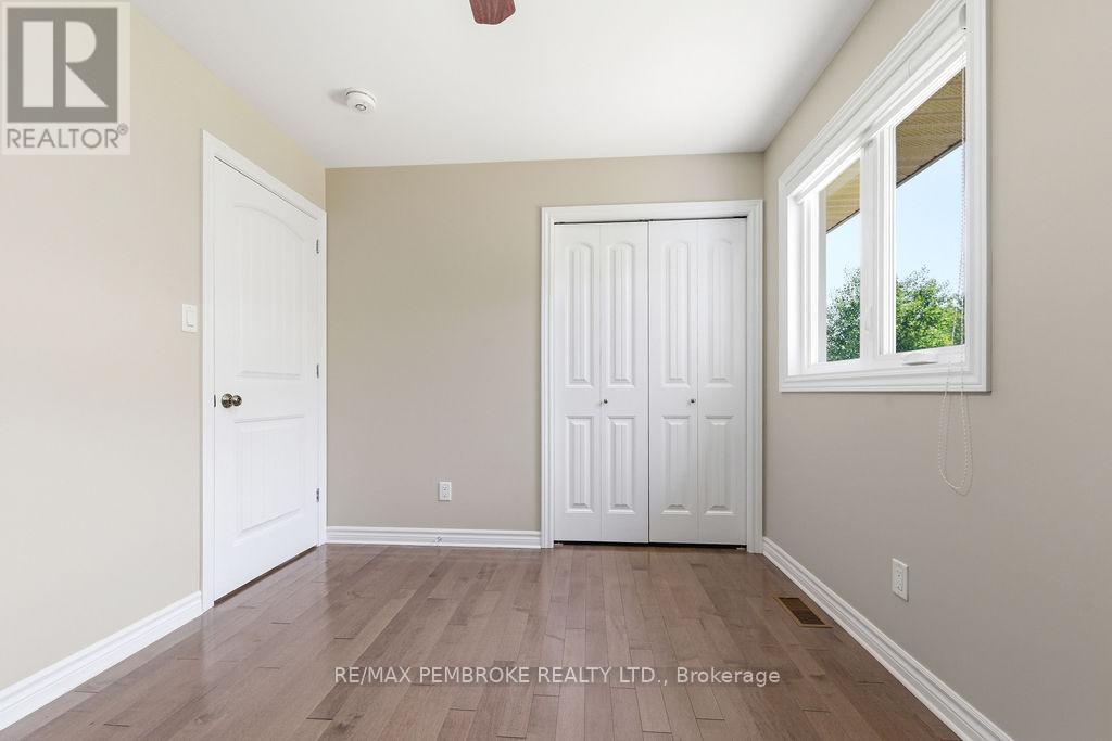 74 Oak Avenue, Petawawa, Ontario  K8H 0B5 - Photo 16 - X13427230