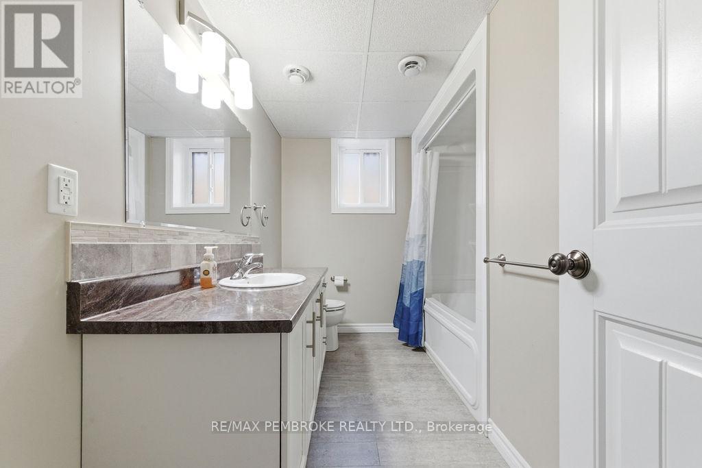 74 Oak Avenue, Petawawa, Ontario  K8H 0B5 - Photo 22 - X13427230