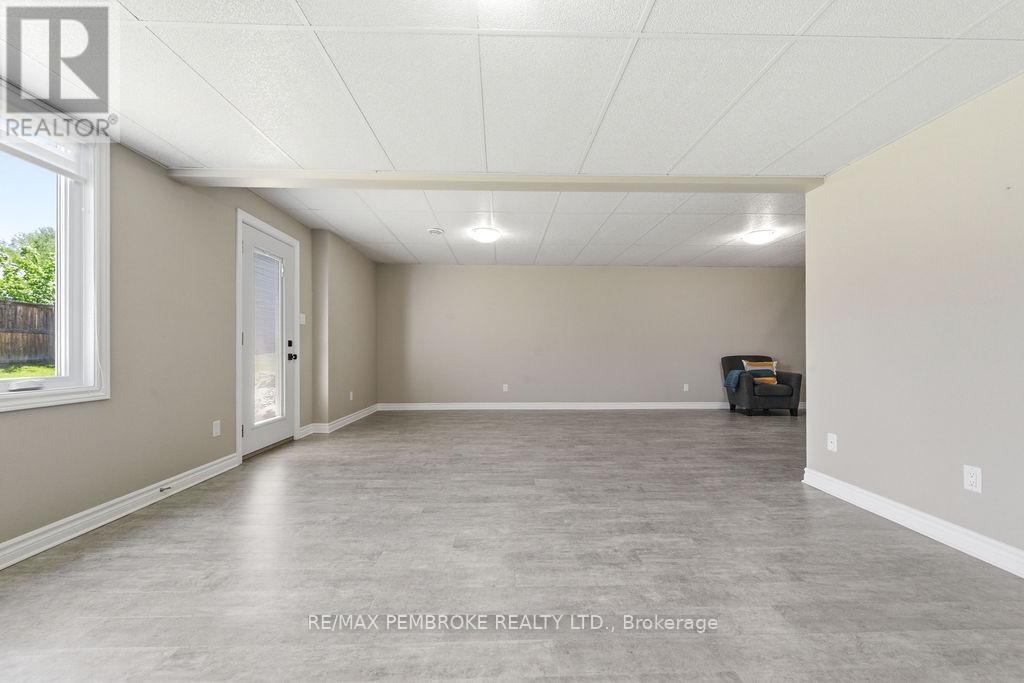 74 Oak Avenue, Petawawa, Ontario  K8H 0B5 - Photo 28 - X13427230