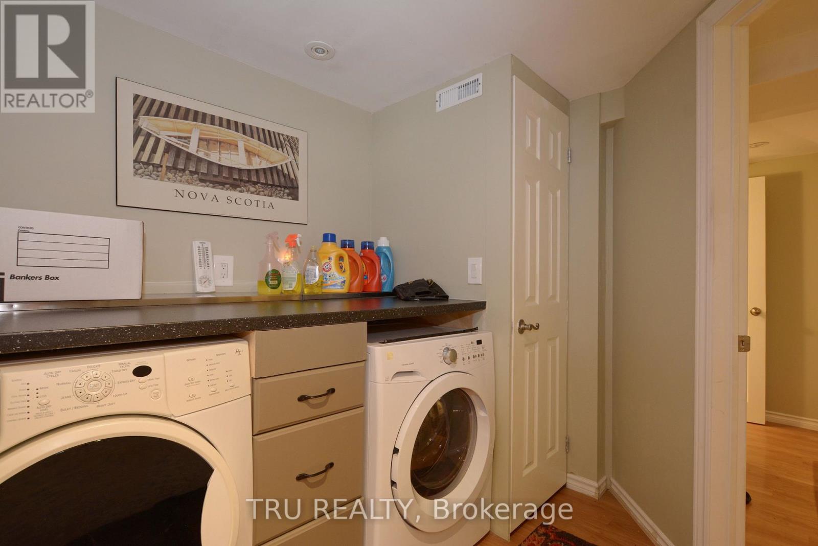 B - 1106 Clyde Avenue, Ottawa, Ontario  K2C 1Y2 - Photo 2 - X13427288