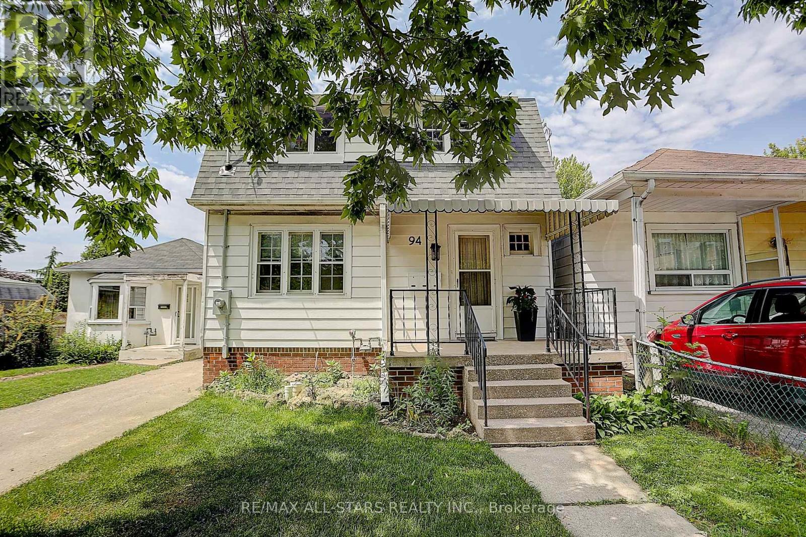 2 - 94 THIRTY NINTH STREET, Toronto, Ontario