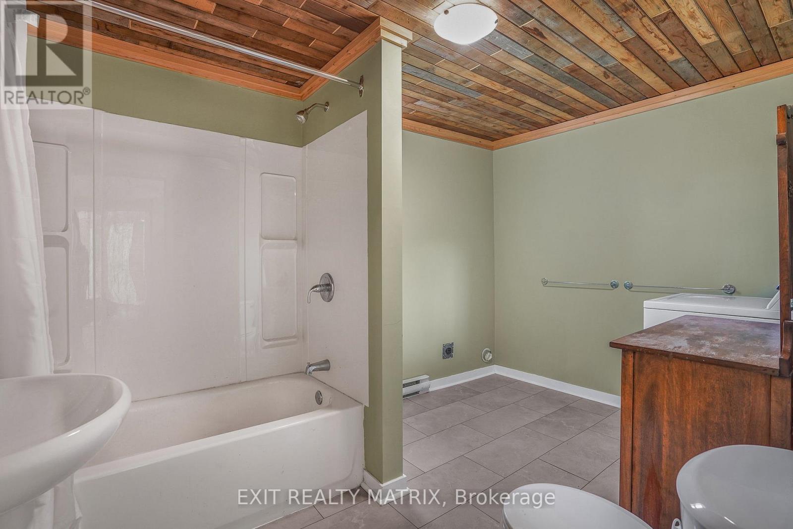 20803 Concession 8 Road, South Glengarry, Ontario K0C 1L0 - Photo 15 - X13424644