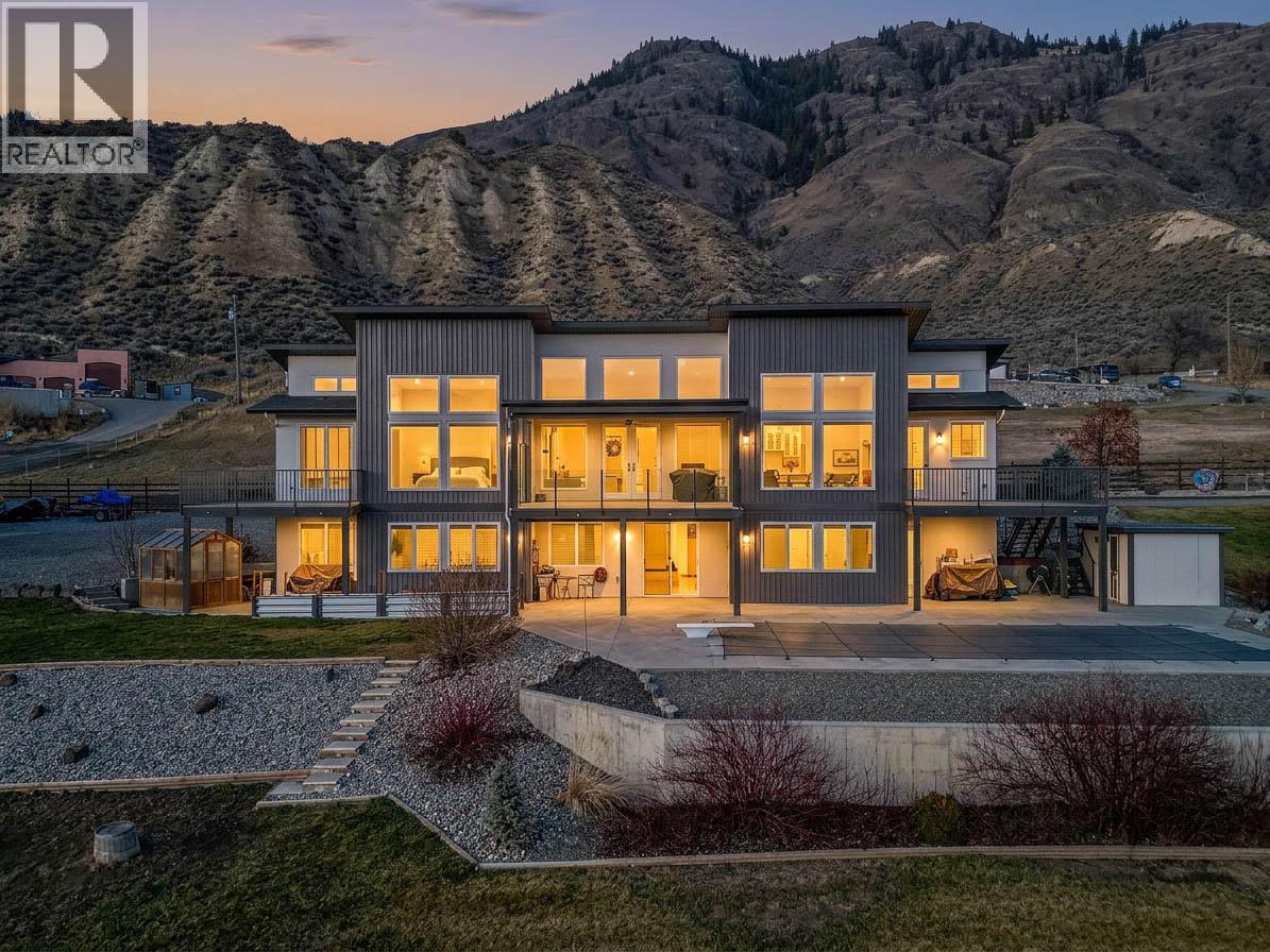3093 SHUSWAP  E Road