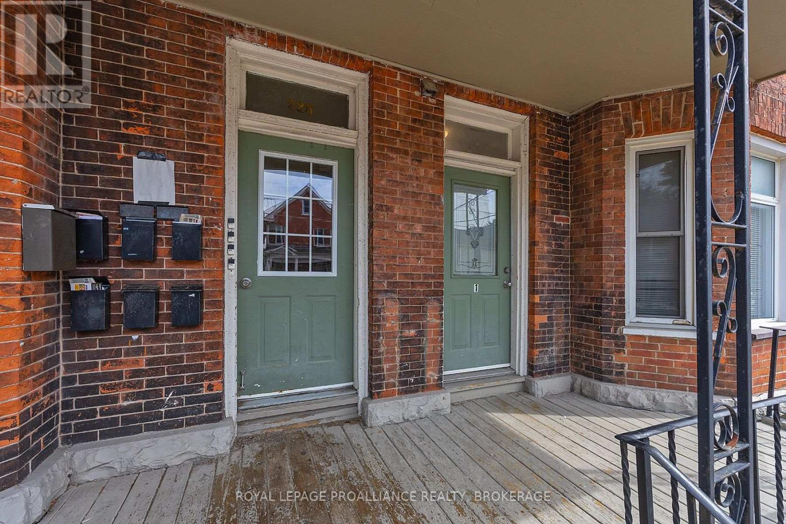 325 Johnston Street, Kingston, Ontario  K7L 1Y6 - Photo 3 - X13426520