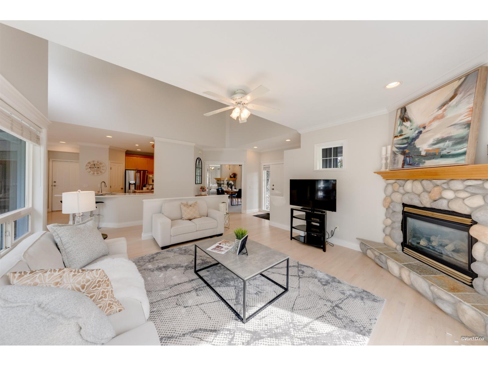 16330 Lincoln Woods Court, Surrey, British Columbia  V3Z 0J8 - Photo 6 - R3134519