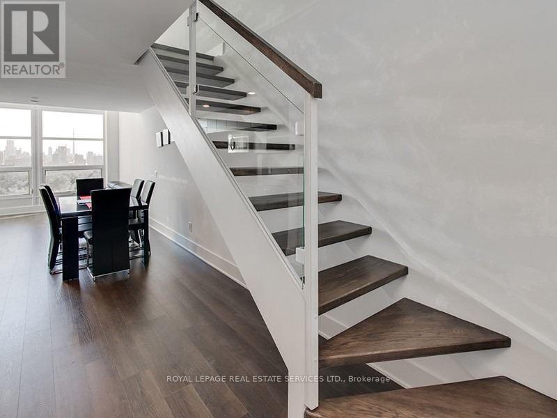 928 - 111 St Clair Avenue W, Toronto, Ontario  M4V 1N5 - Photo 2 - C13426970
