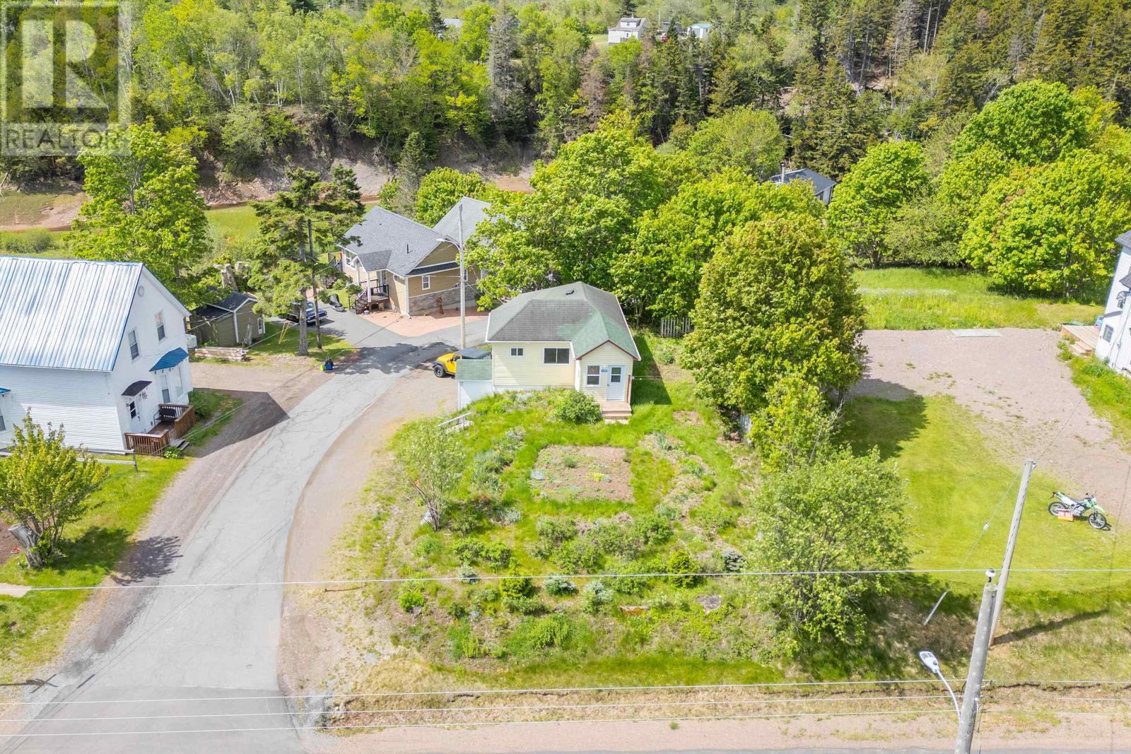 2388 Western Avenue, Parrsboro, Nova Scotia  B0M 1S0 - Photo 1 - 202613978
