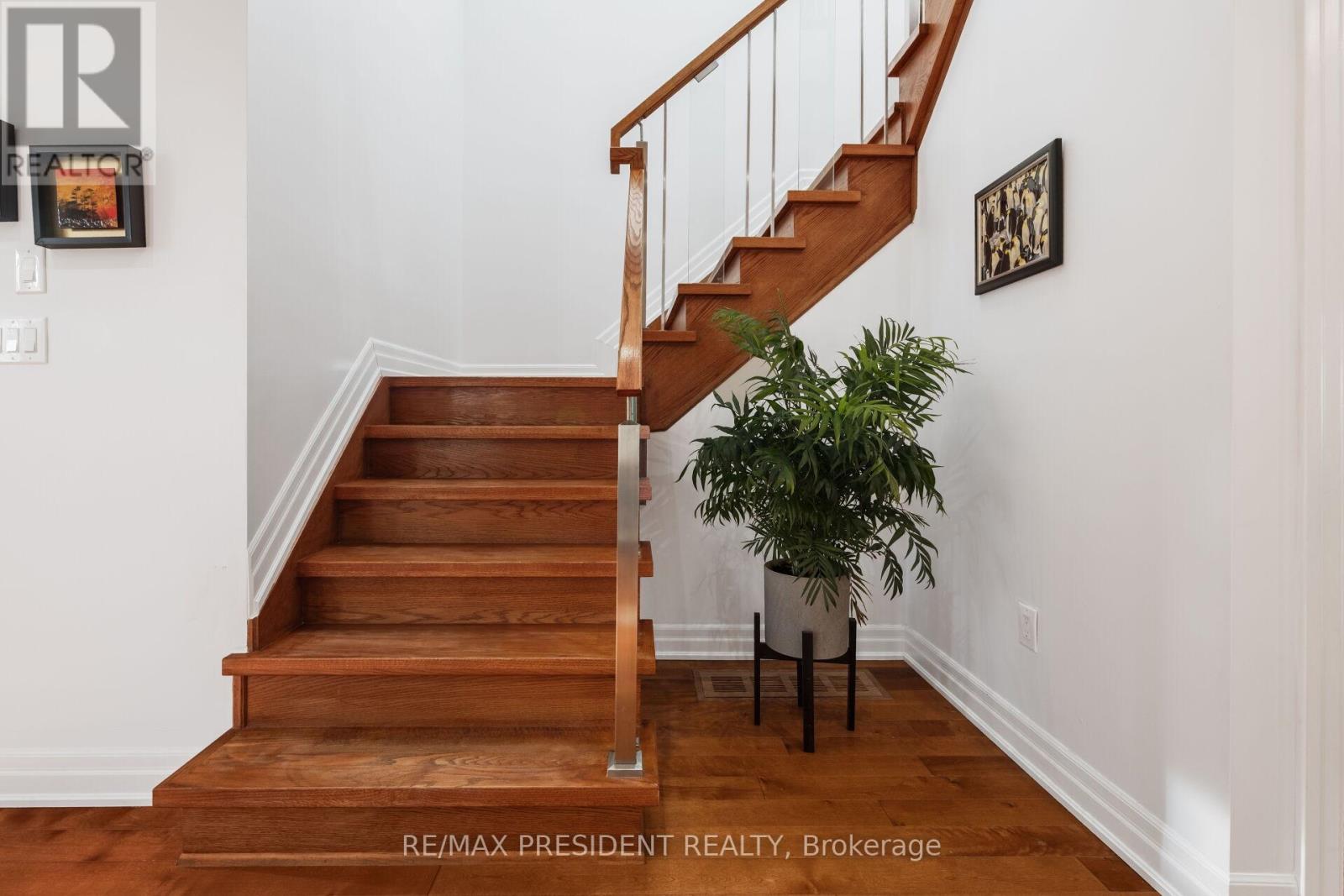 3 Highvale Road, Toronto, Ontario  M1L 3R2 - Photo 19 - E13427090