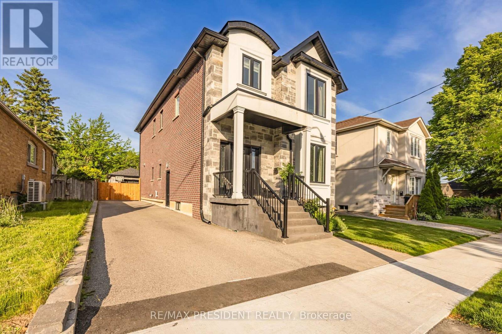 3 Highvale Road, Toronto, Ontario  M1L 3R2 - Photo 2 - E13427090