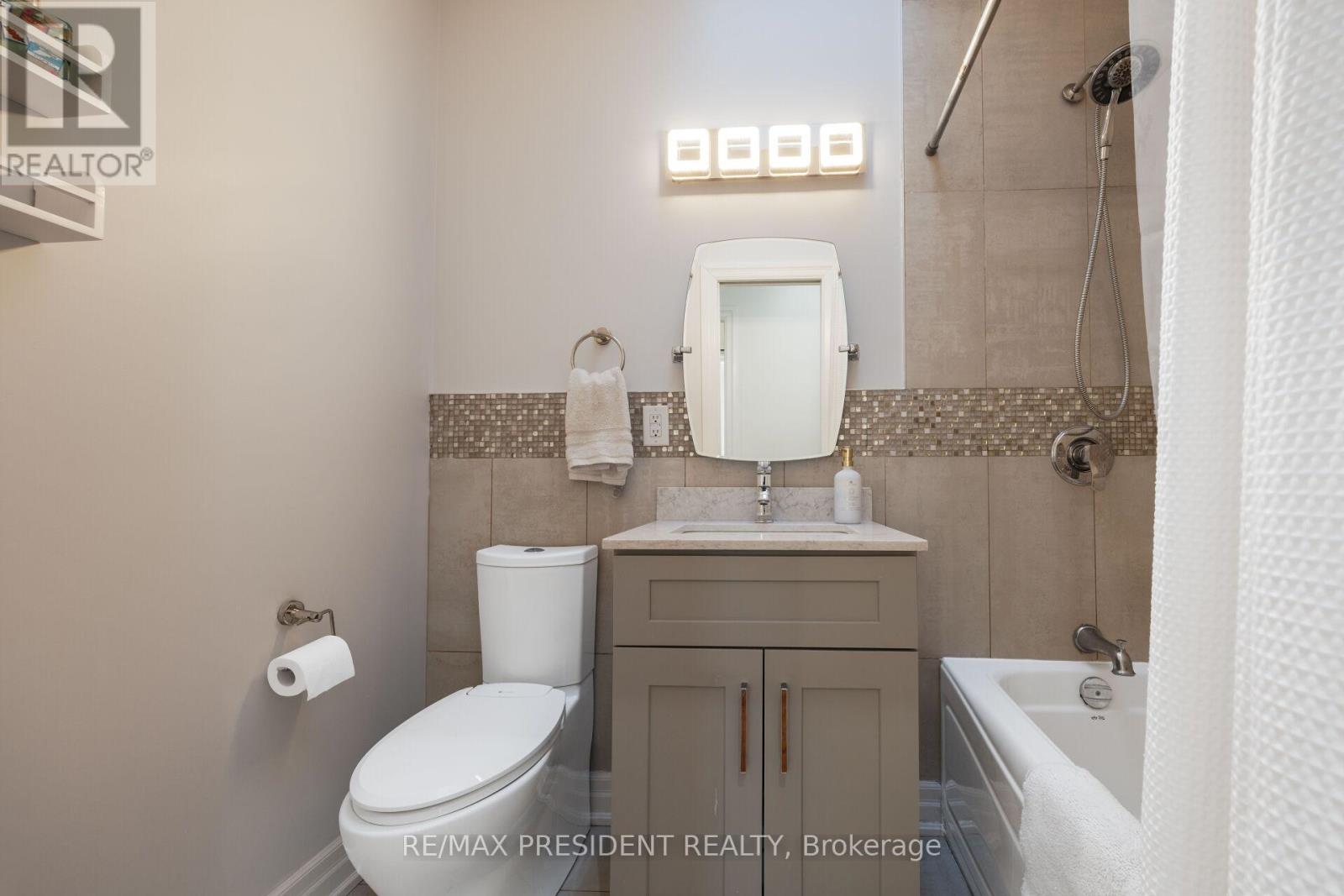 3 Highvale Road, Toronto, Ontario  M1L 3R2 - Photo 35 - E13427090