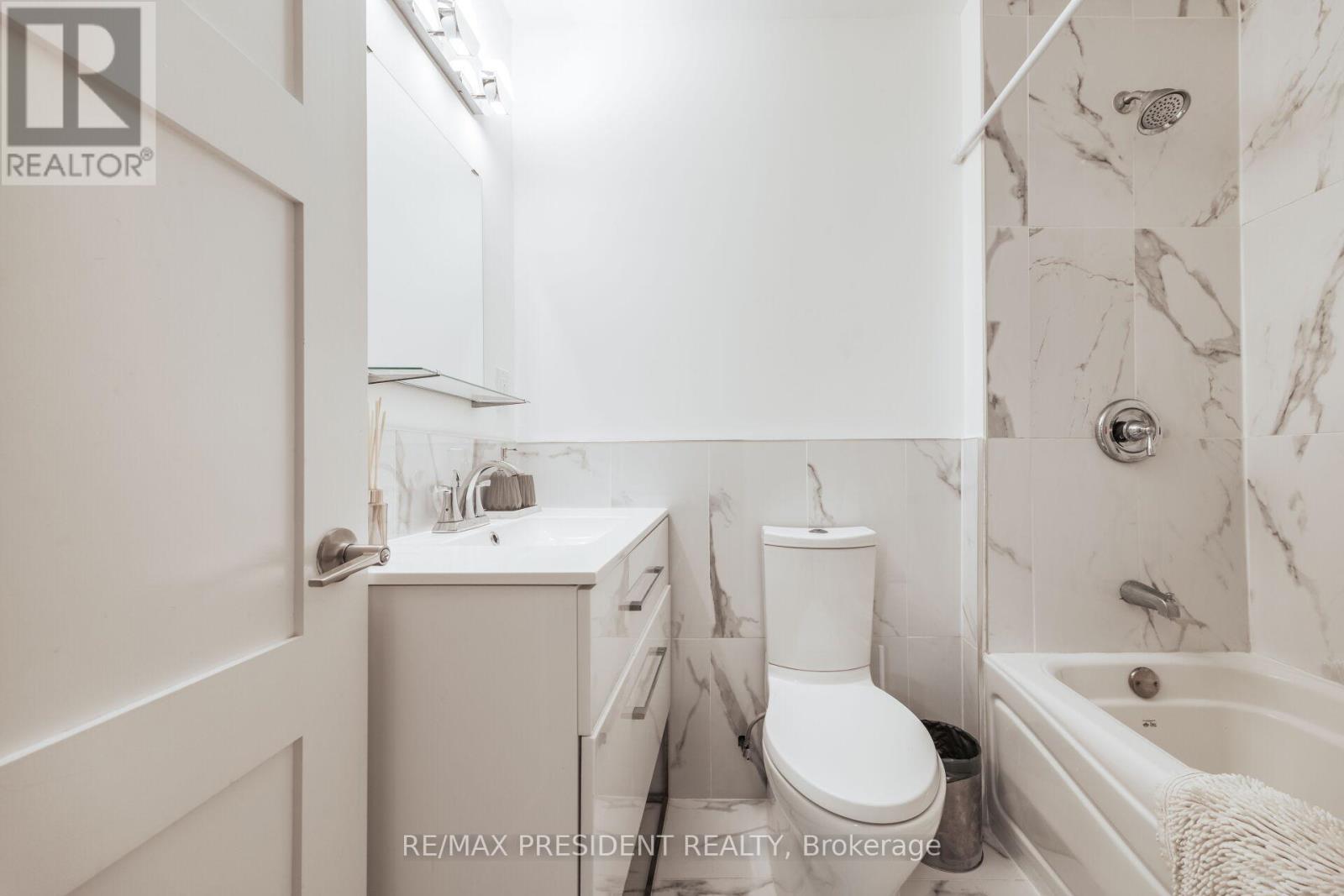 3 Highvale Road, Toronto, Ontario  M1L 3R2 - Photo 44 - E13427090