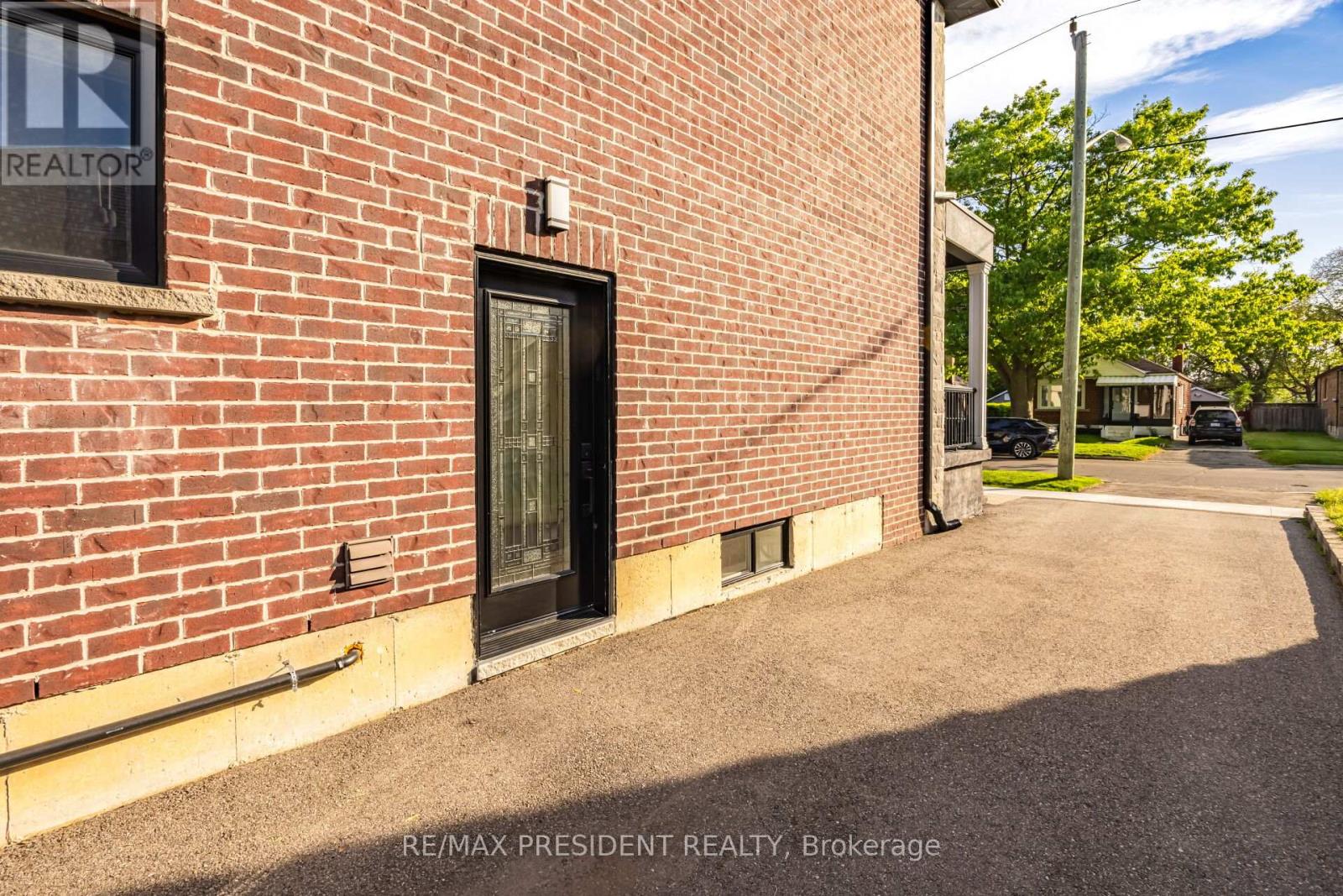 3 Highvale Road, Toronto, Ontario  M1L 3R2 - Photo 45 - E13427090