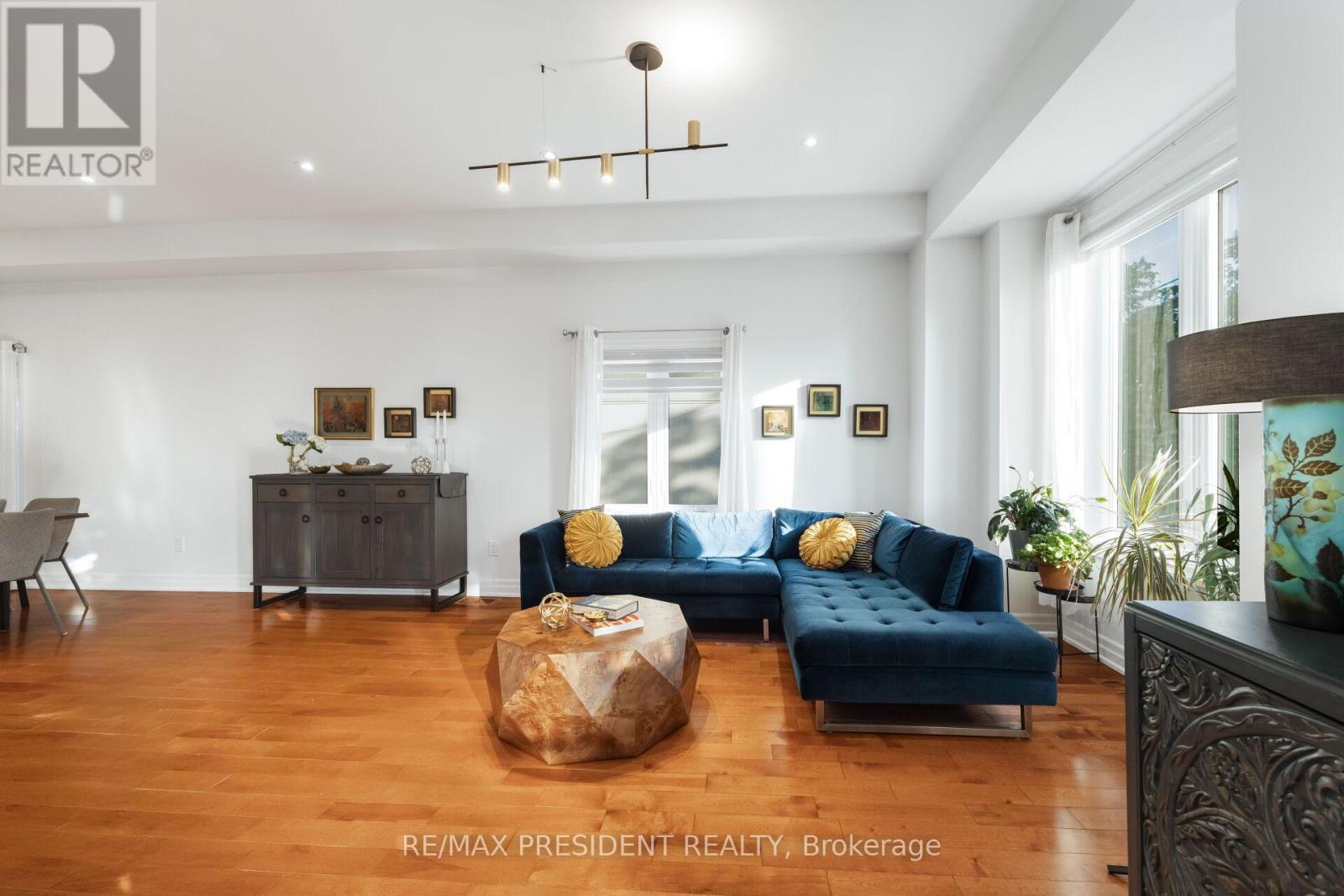 3 Highvale Road, Toronto, Ontario  M1L 3R2 - Photo 7 - E13427090