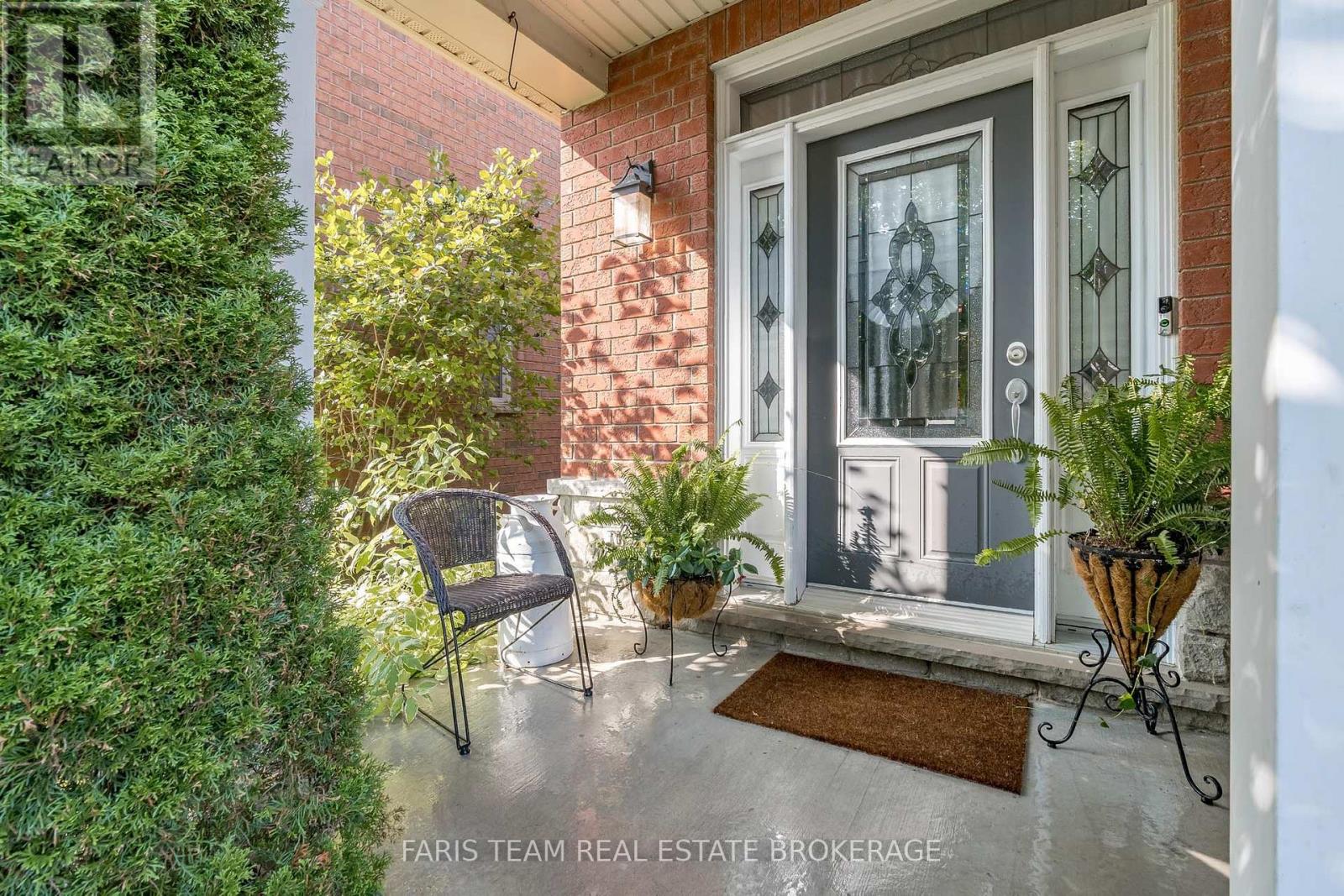 64 Milligan Street, Bradford West Gwillimbury (Bradford), Ontario  L3Z 0A5 - Photo 3 - N13427112