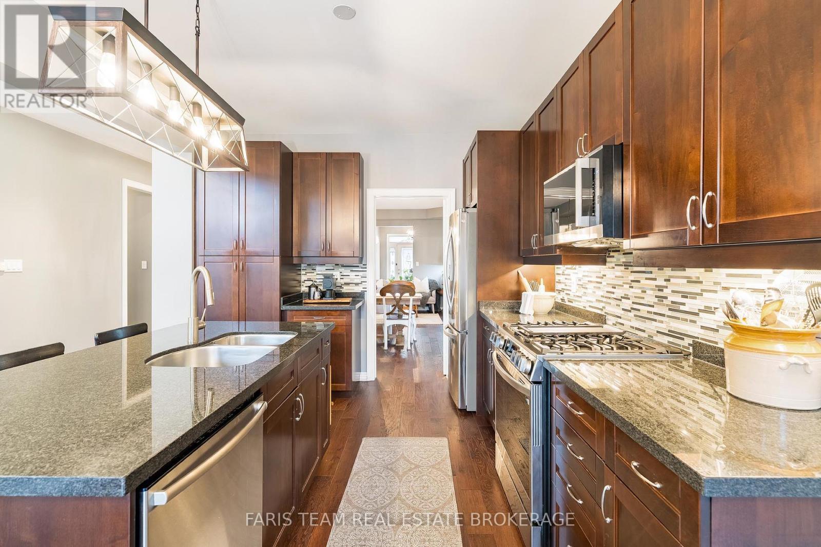 64 Milligan Street, Bradford West Gwillimbury (Bradford), Ontario  L3Z 0A5 - Photo 8 - N13427112