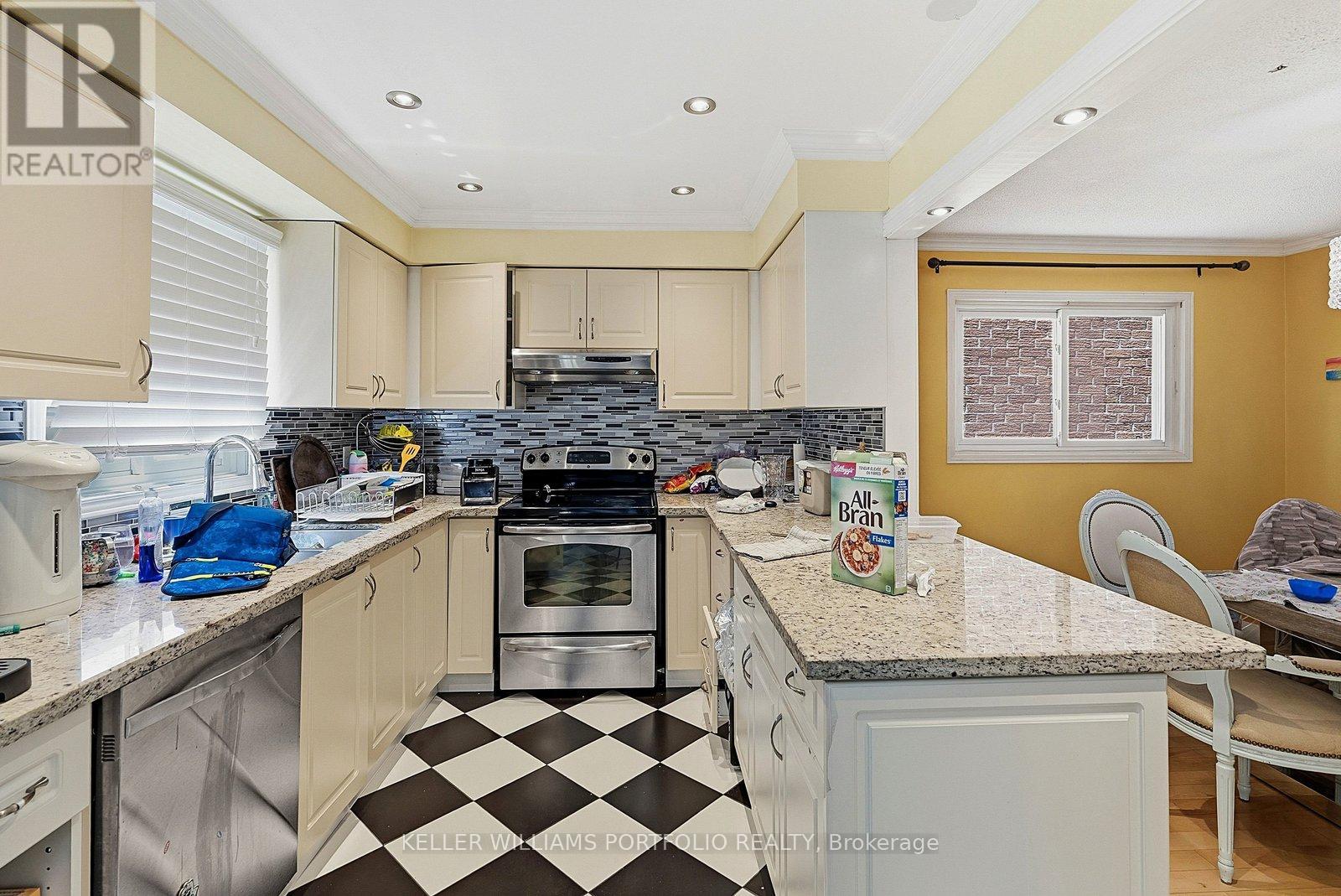 73 Jessica Gardens, Vaughan, Ontario  L4J 3G1 - Photo 13 - N13427234