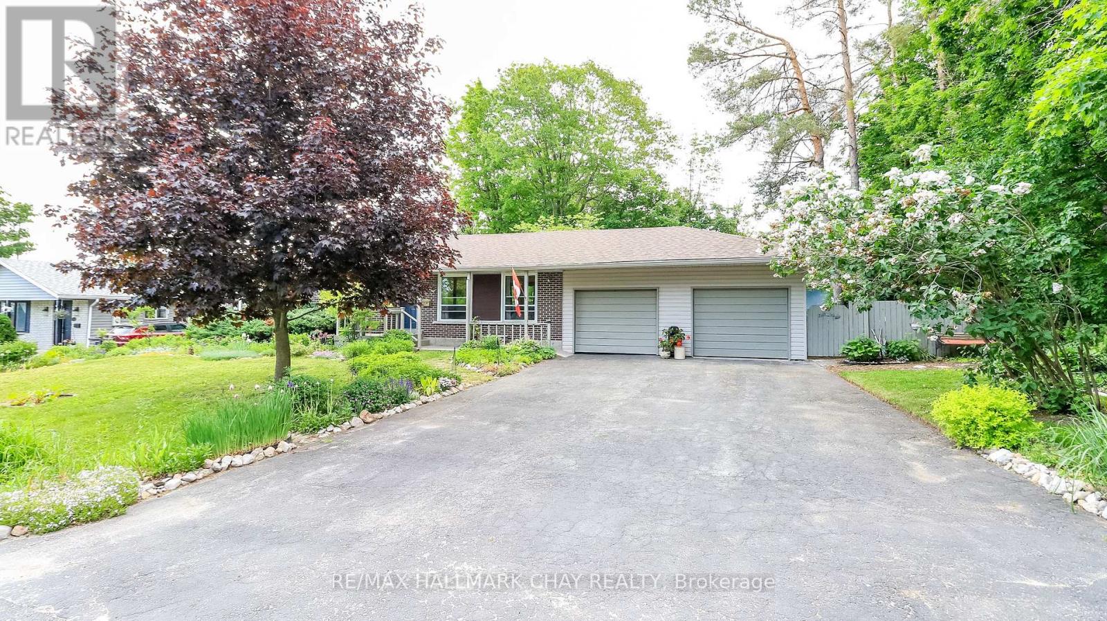 15 Murray Street, Orillia, Ontario  L3V 2L8 - Photo 1 - S13427060