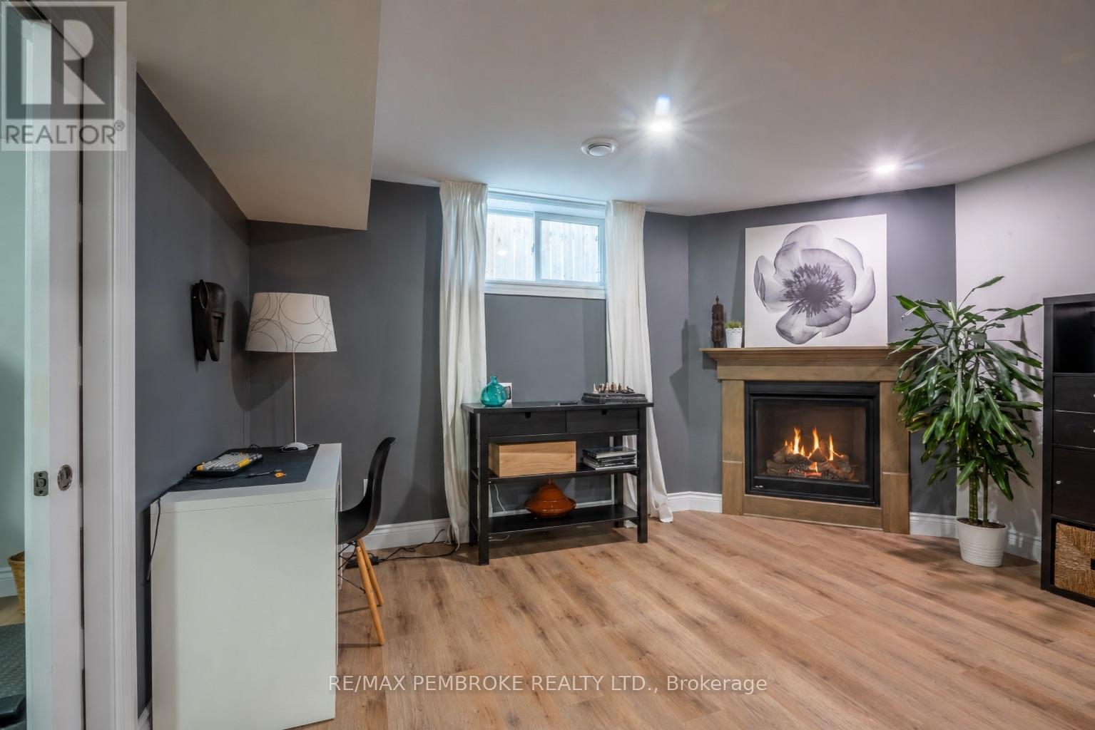 15 Drew Street, Petawawa, Ontario  K8H 0G4 - Photo 35 - X13426152