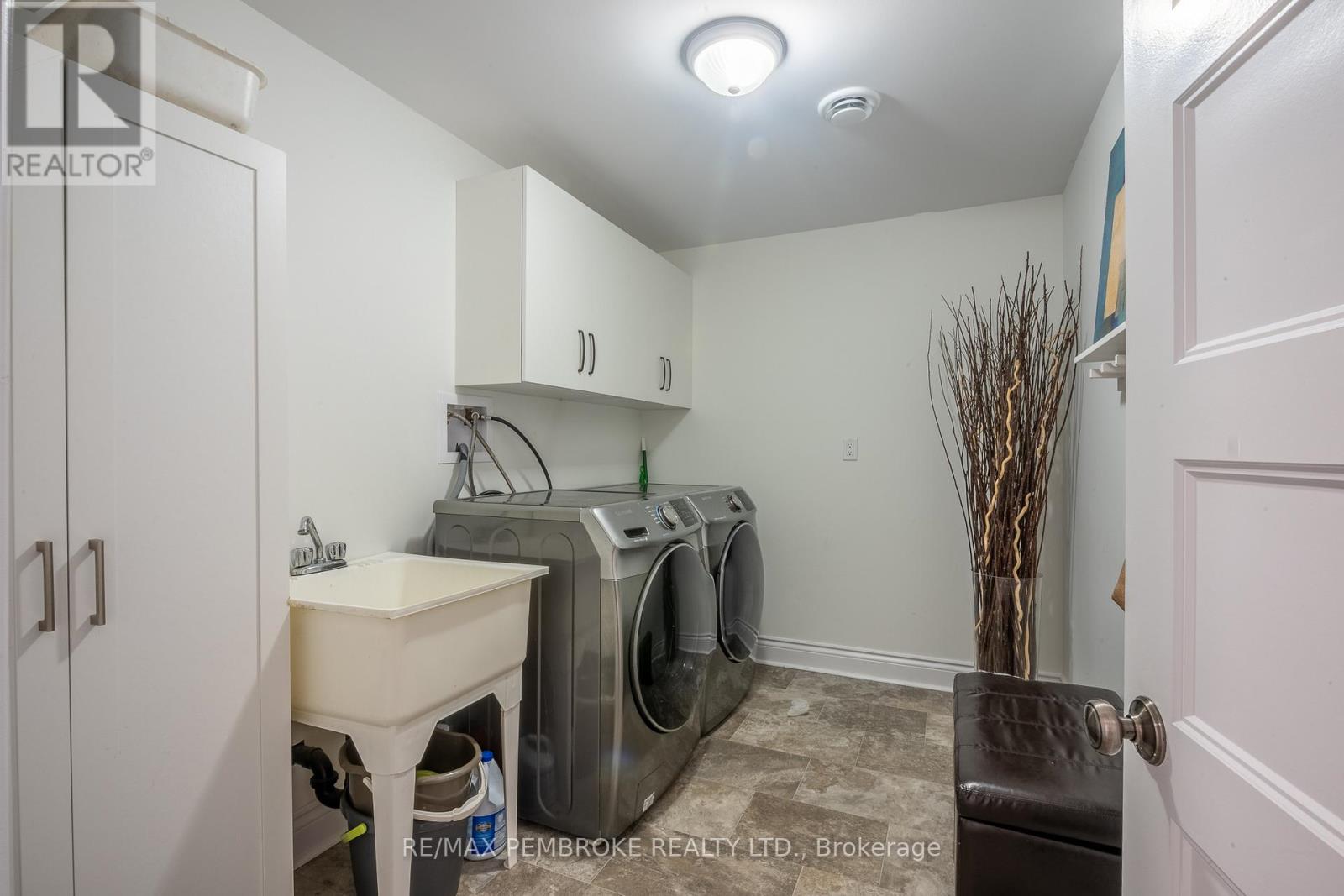 15 Drew Street, Petawawa, Ontario  K8H 0G4 - Photo 45 - X13426152