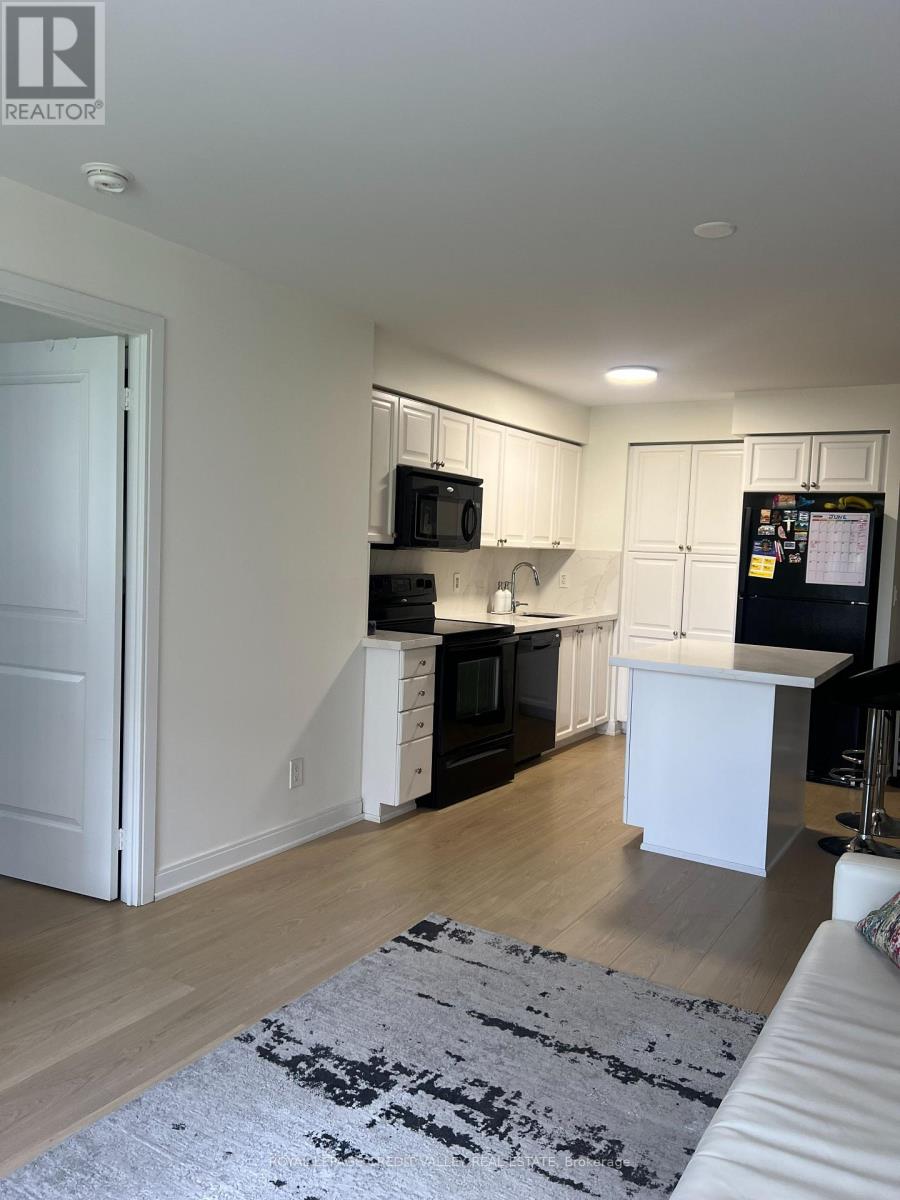 408 - 330 Burnhamthorpe Road W, Mississauga, Ontario  L5B 0E1 - Photo 5 - W13427004