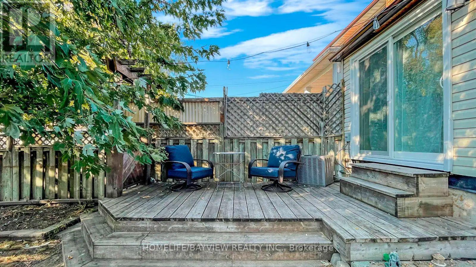 316 Silverthorn (Main And Second Floor) Avenue, Toronto, Ontario  M6N 3K6 - Photo 15 - W13427008