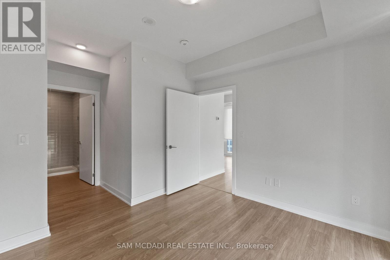 4208 - 430 Square One Drive, Mississauga, Ontario  L5B 0R7 - Photo 13 - W13427044