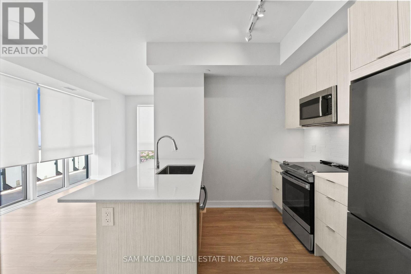 4208 - 430 Square One Drive, Mississauga, Ontario  L5B 0R7 - Photo 6 - W13427044