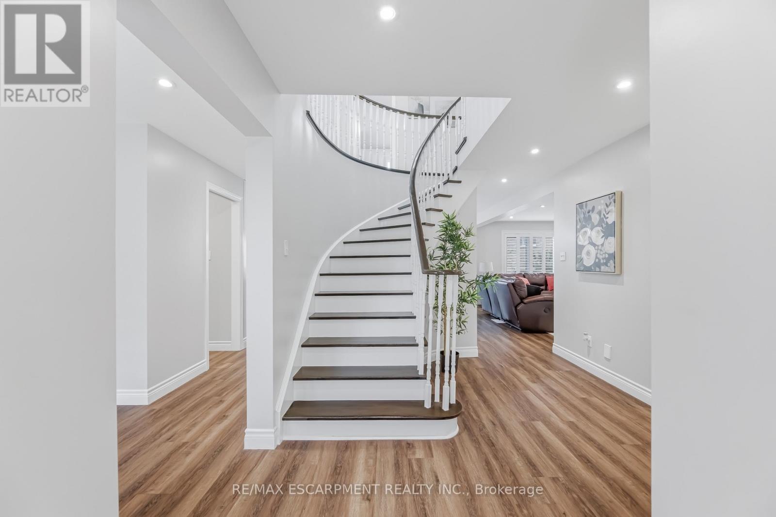3332 Testimony Square, Mississauga, Ontario  L5B 3G2 - Photo 5 - W13427048