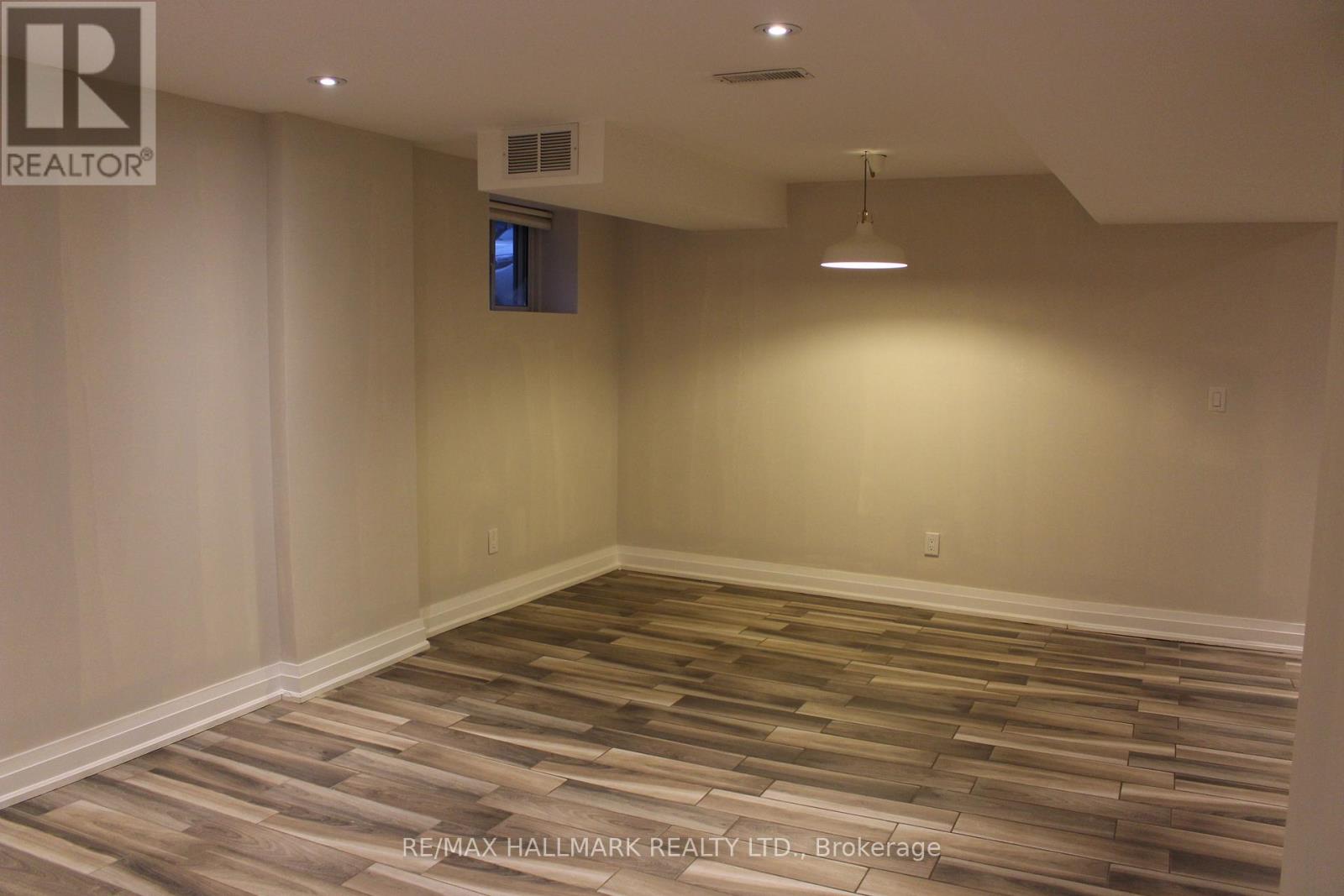 Lower - 41 Treeview Drive, Toronto, Ontario  M8W 4C1 - Photo 11 - W13427120