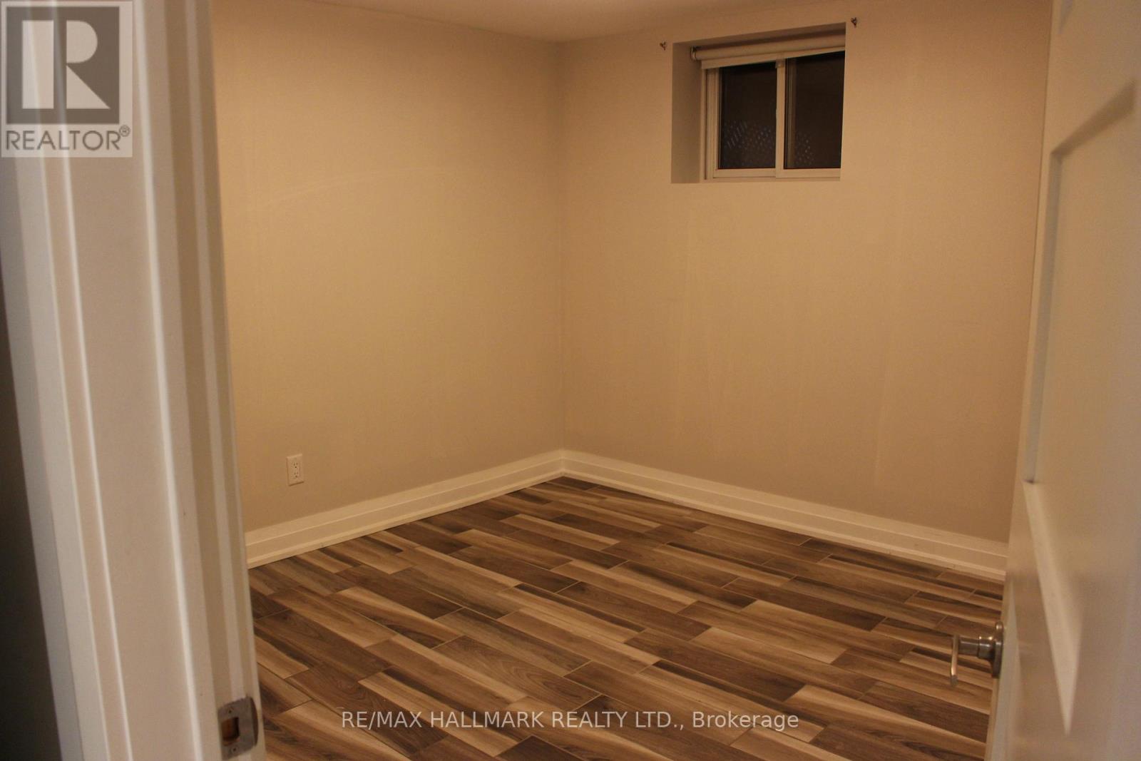 Lower - 41 Treeview Drive, Toronto, Ontario  M8W 4C1 - Photo 13 - W13427120