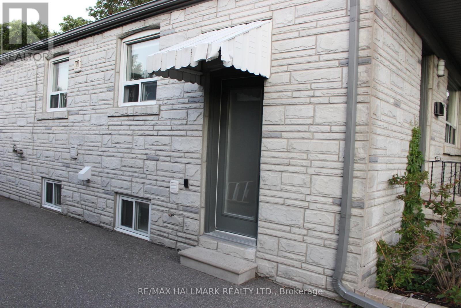 Lower - 41 Treeview Drive, Toronto, Ontario  M8W 4C1 - Photo 3 - W13427120