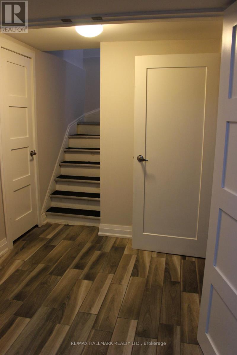 Lower - 41 Treeview Drive, Toronto, Ontario  M8W 4C1 - Photo 4 - W13427120